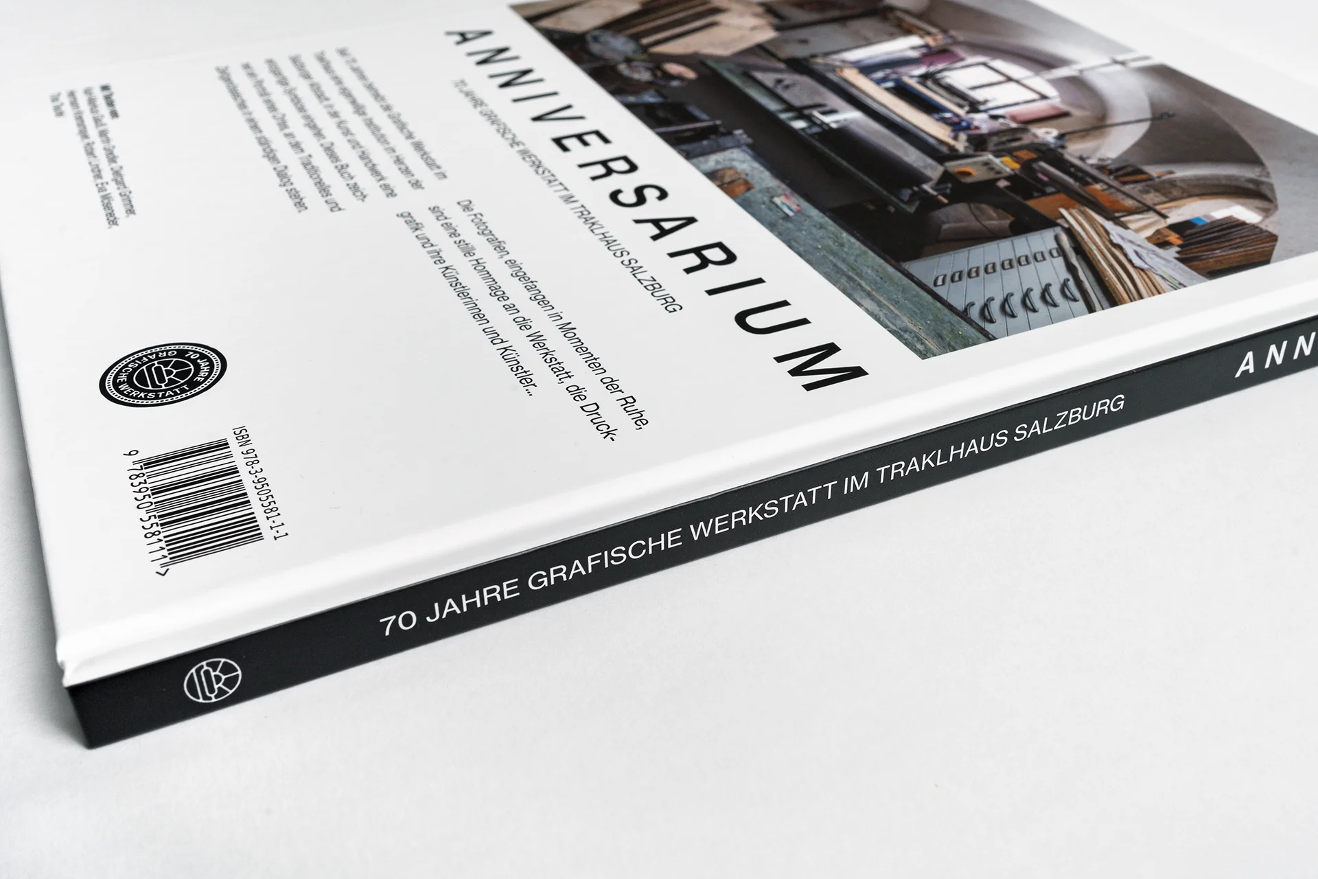 buch anniversarium 70 jahre grafische werkstatt im traklhaus cover seitlich